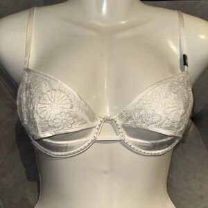 NEW Victoria's Secret White Lace Underwire Bra